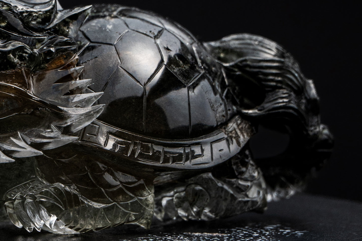 彫り竜亀(竜の息子)